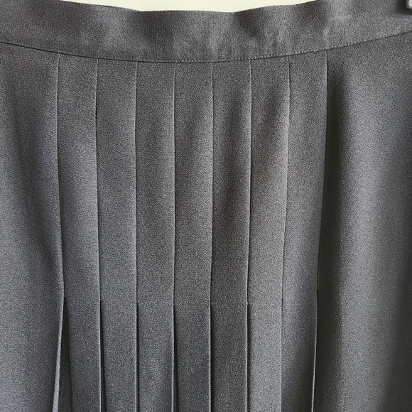 Knee Length Pleated Black Skirt Dark Academia Prep Preppy Size Medium - Picture 6 of 9
